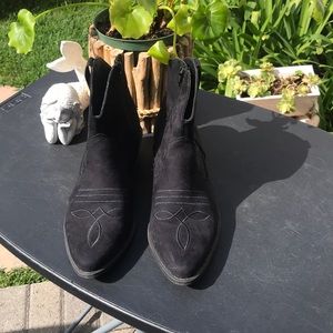 Truffle collection boots side zipper suede